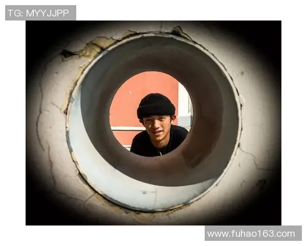 重庆滑板队战术揭秘：滑板巨献背后的团队默契与技巧分析